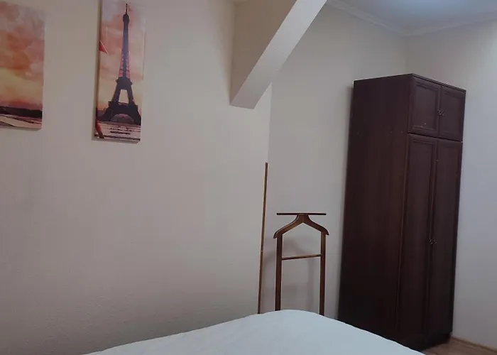 Doba - центр - бограч 2 спальні 5 міс завжди тепла ! Apartman Munkács